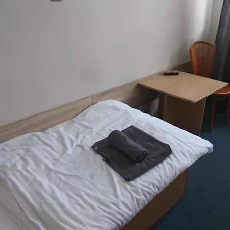Damar Hostel